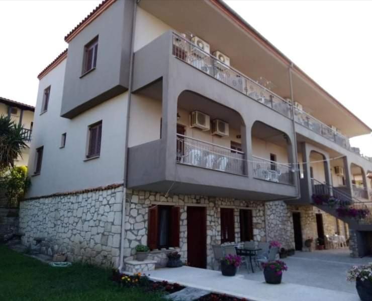 אפיטוס Christopher Apartments מראה חיצוני תמונה